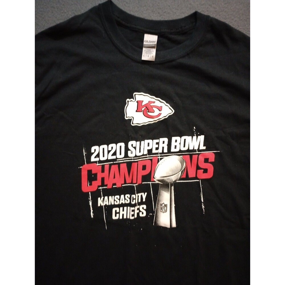 NWOT Kansas City Chiefs LIX Super Bowl Champions T-Shirt Large Gildan Tag